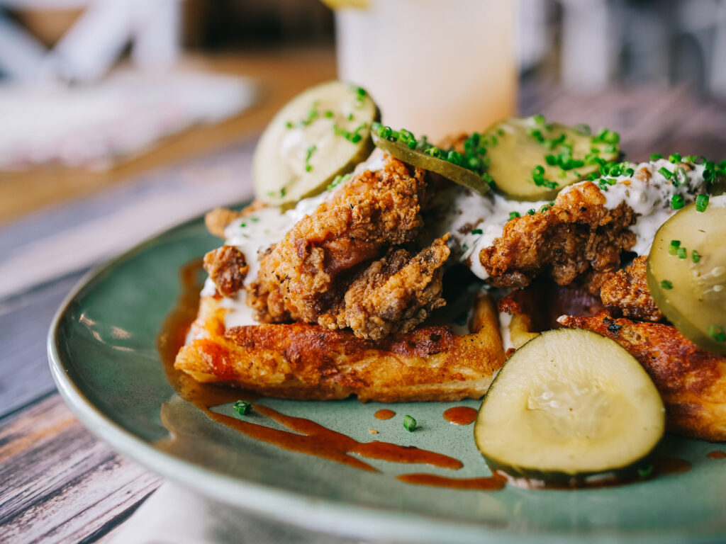 asheville-hot-chicken-w-mac-n-cheese-waffles_50996172143_o